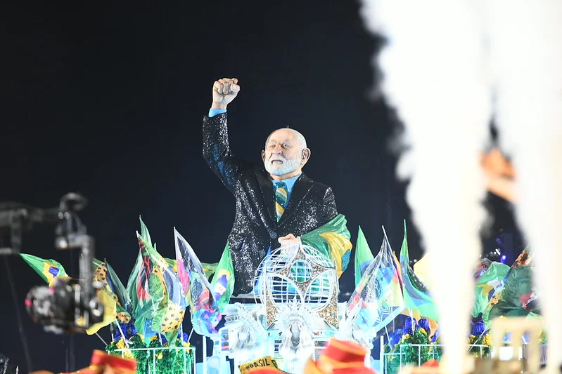 Acadêmicos de Niterói: Rebaixamento da Escola que Homenageou Lula Agita o Carnaval Carioca