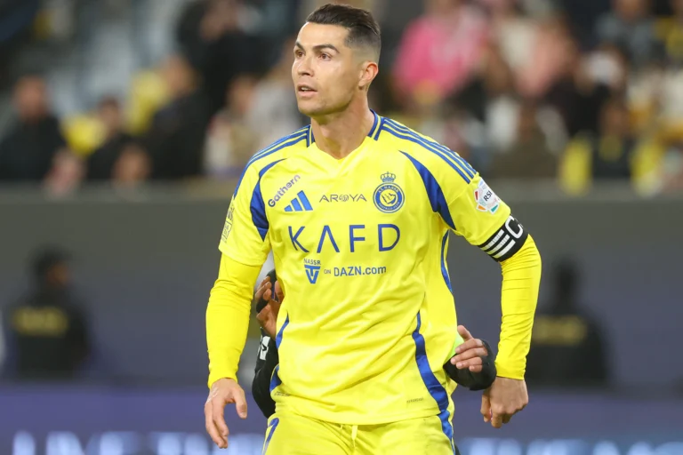 Al Nassr Brilha em Vitória sobre Al Fayha: CR7 Perde Pênalti, Mas Equipe Garante Triunfo com Gols Espectaculares