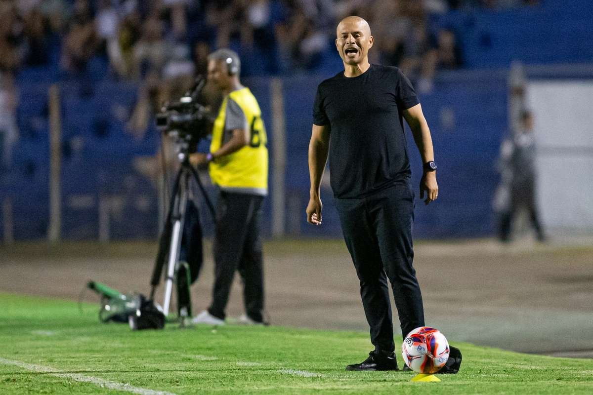 Alex de Souza Assume o Comando do Athletic-MG: Expectativas e Desafios para o Novo Técnico