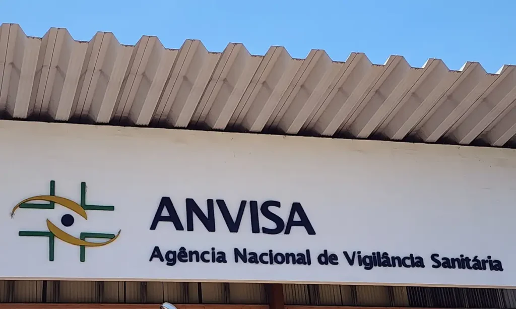 Anvisa Suspende Uso de 'Chip Hormonal' e Realiza Apreensão de Botox e Mounjaro Falsificados