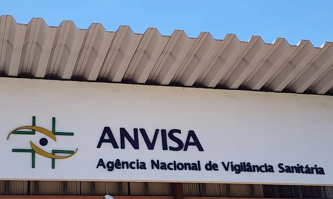 Anvisa Suspende Uso de 'Chip Hormonal' e Realiza Apreensão de Botox e Mounjaro Falsificados