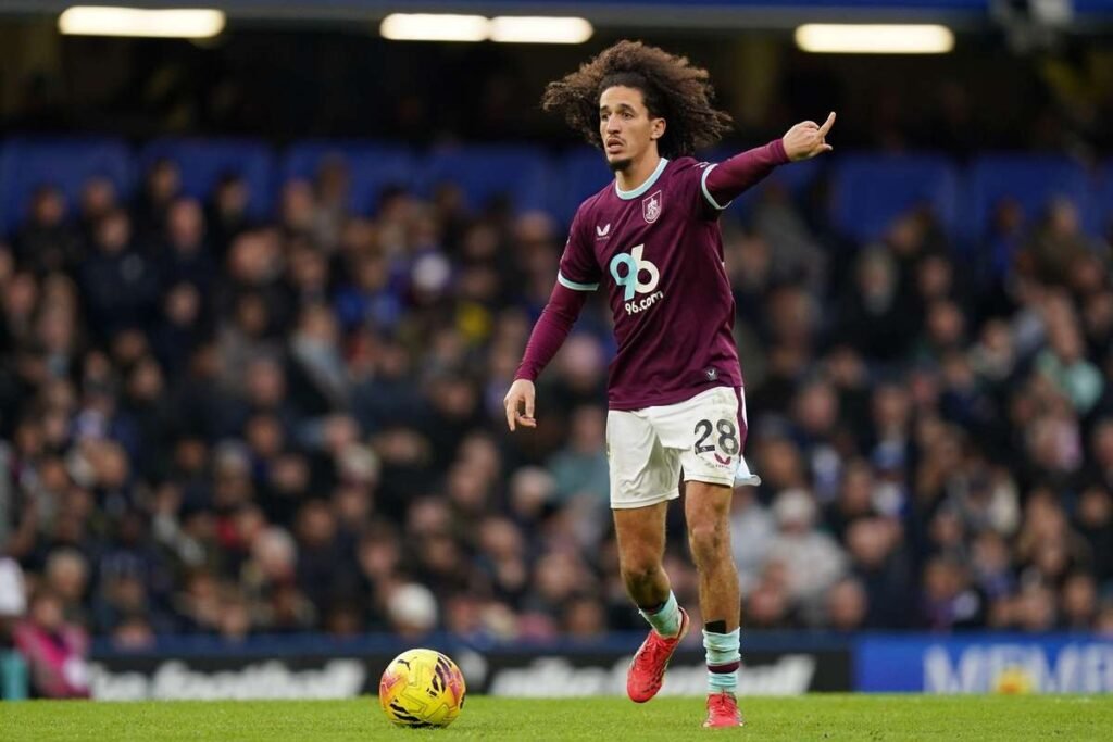 Após Confronto na Premier League, Jogadores do Burnley e Chelsea Enfrentam Abusos Racistas Que Abalam o Futebol