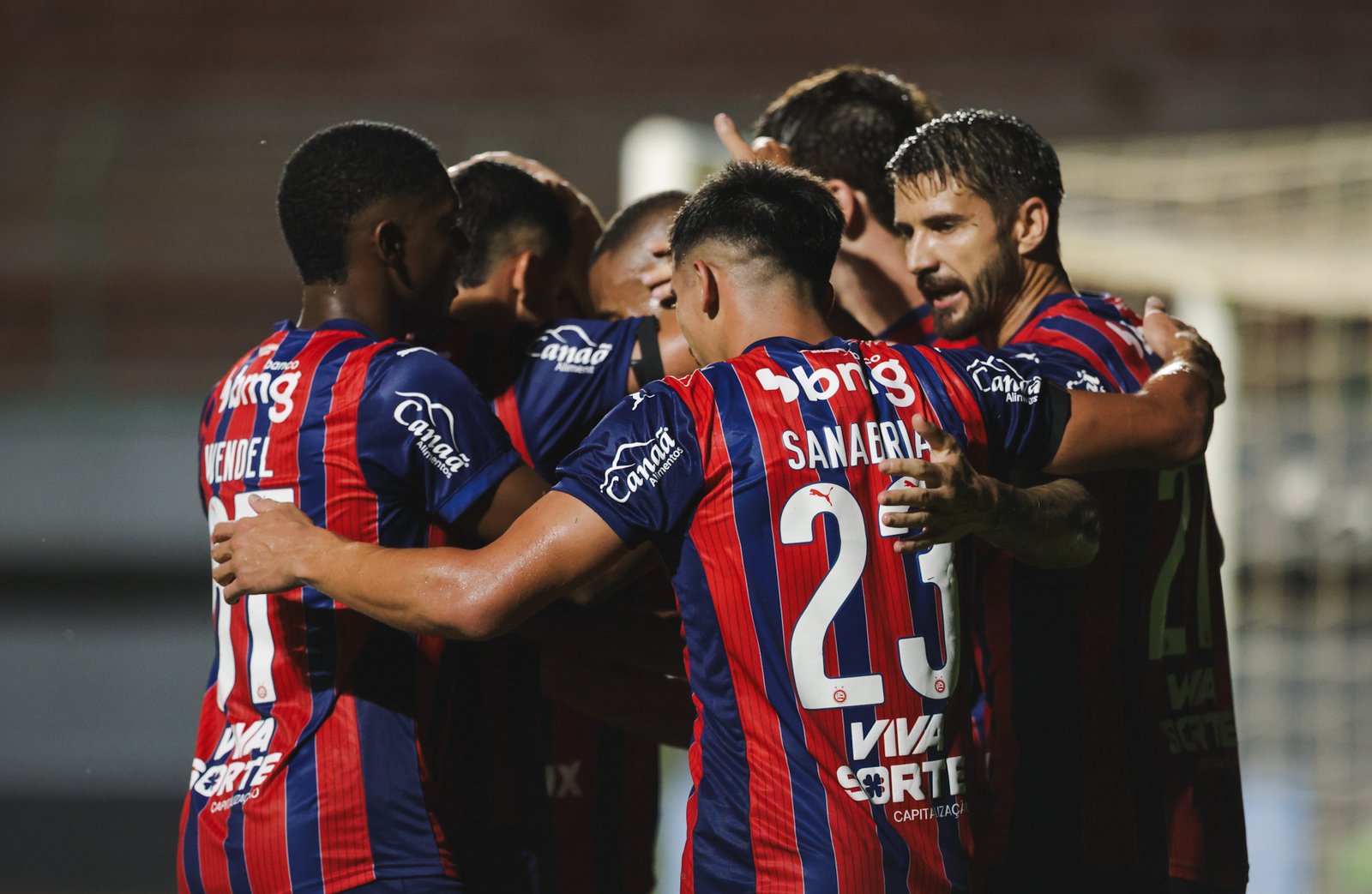 Bahia Faz História no Baianão: Nestor e Everaldo Destacam-se em Goleada sobre Atlético de Alagoinhas