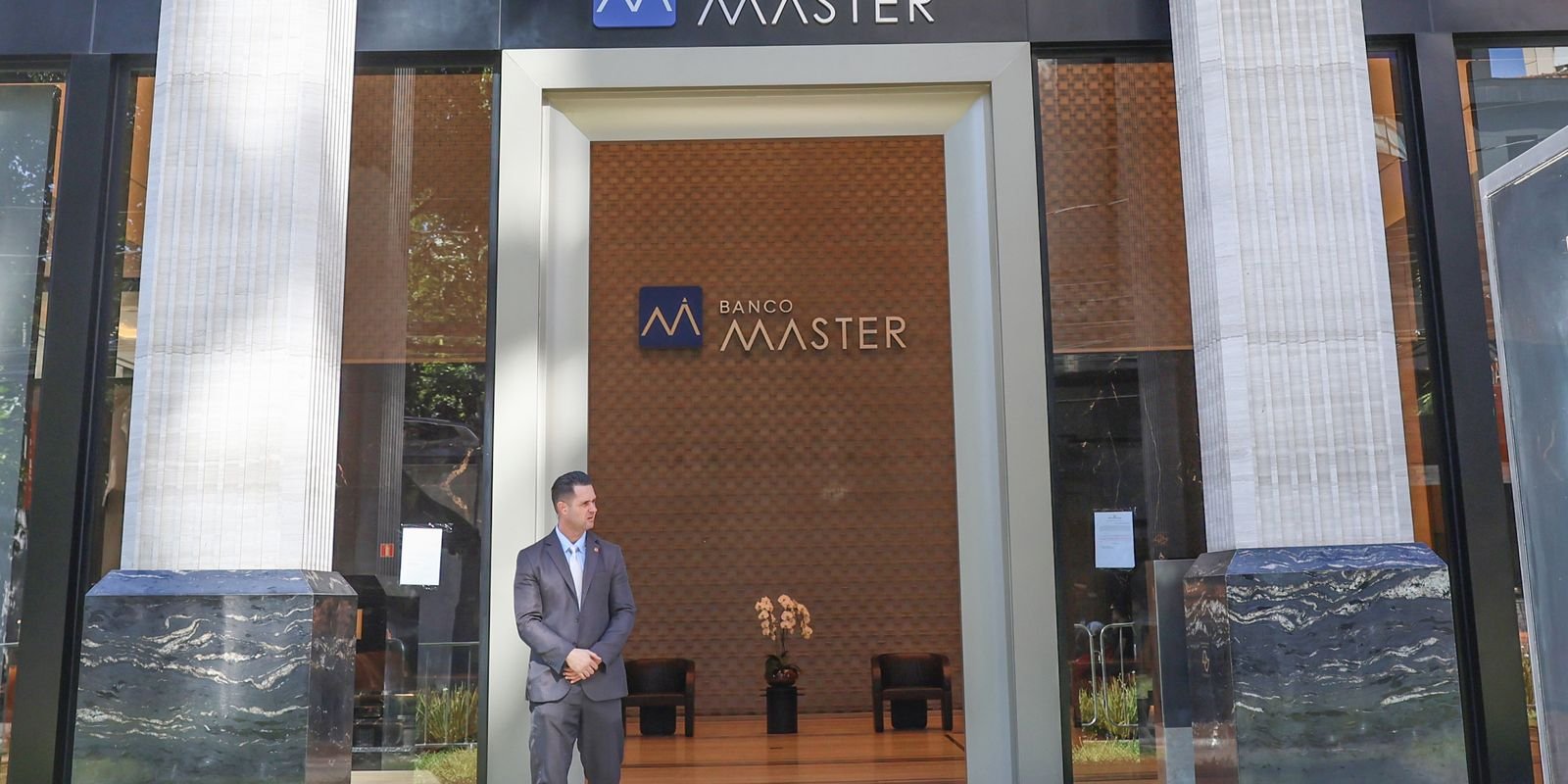 Banco Central Anuncia Liquidação do Banco Pleno, Liderado por Antigo Sócio do Master