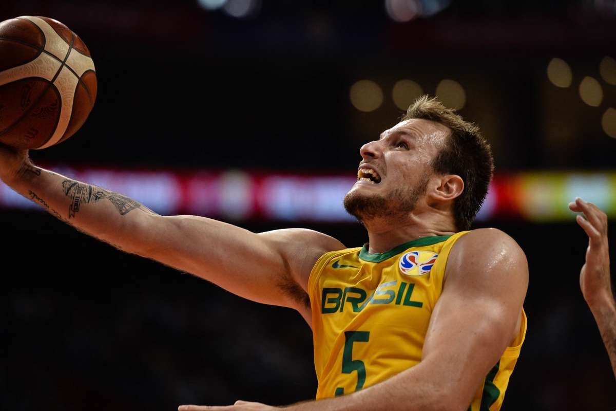 Basquete: Rafa Luz Revela Desafios e Expectativas em Seu Retorno à Seleção Brasileira