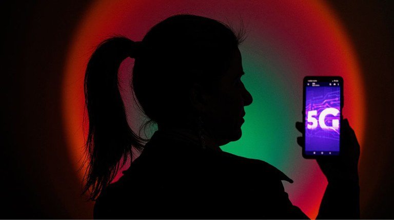 Brasil Lança Licitação de Telefonia Celular que Promete Conectar 1,2 Milhão de Cidadãos em Áreas Remotas