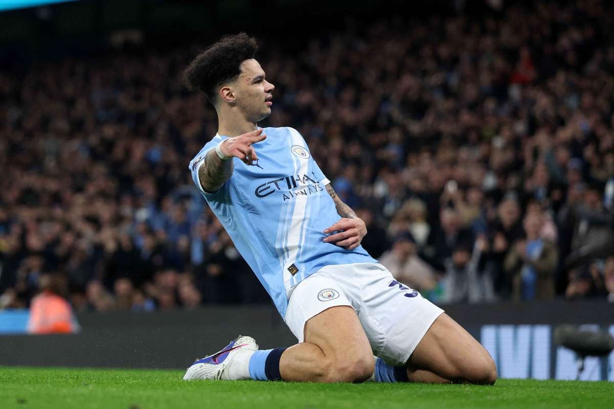 City Brilha com O'Reilly e Aproxima-se do Arsenal: Vitória sobre Newcastle Coloca Time a Apenas 2 Pontos da Liderança