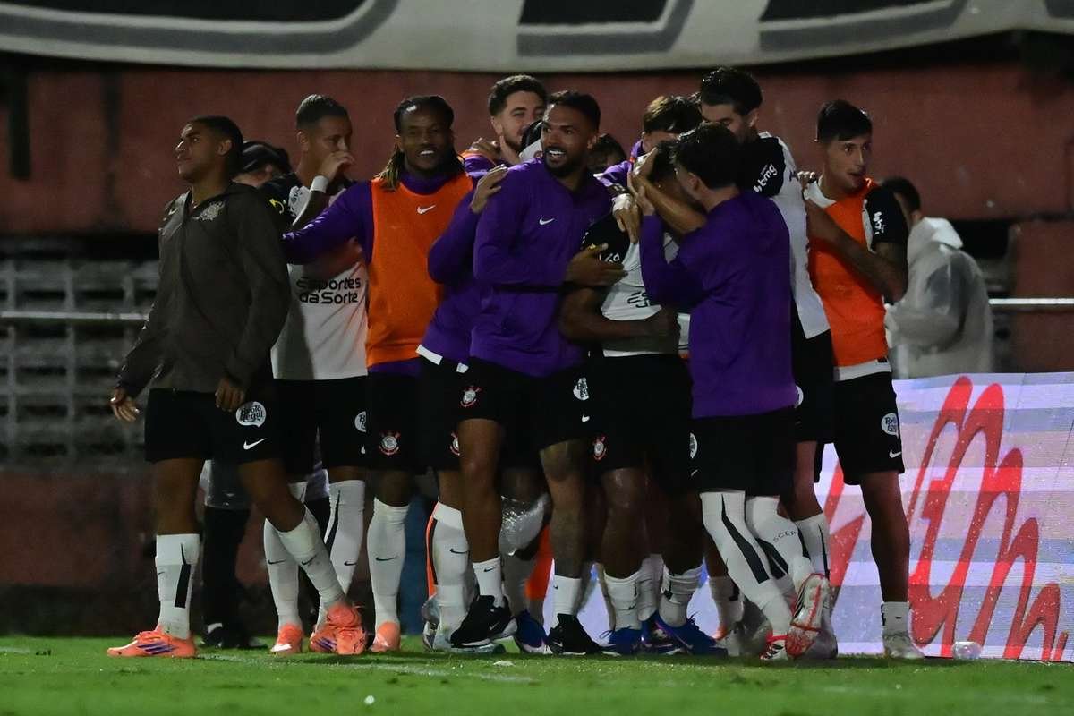 Corinthians Supera Portuguesa nos Pênaltis e Avança para as Semifinais do Paulistão