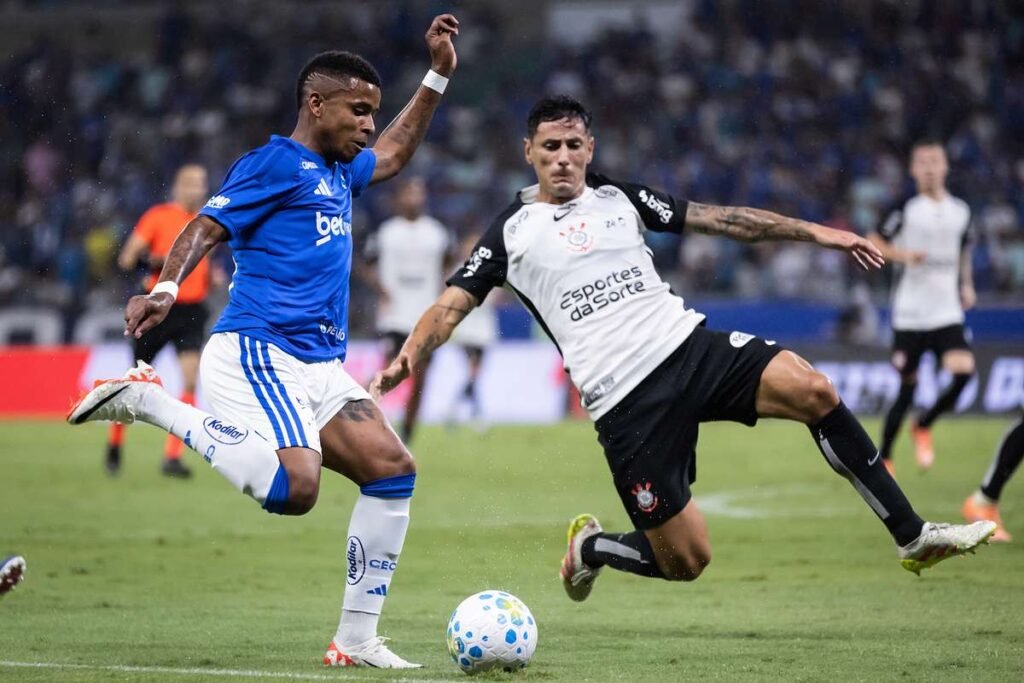 Cruzeiro Cede Empate ao Corinthians em Jogo Decisivo e Permanece na Zona de Rebaixamento