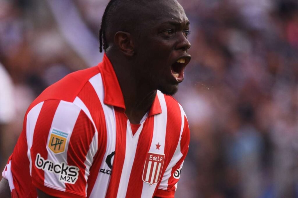 Desvendando a Fracassada Negociação: O Que Impediu a Transferência de Edwuin Cetré para o Athletico-PR?