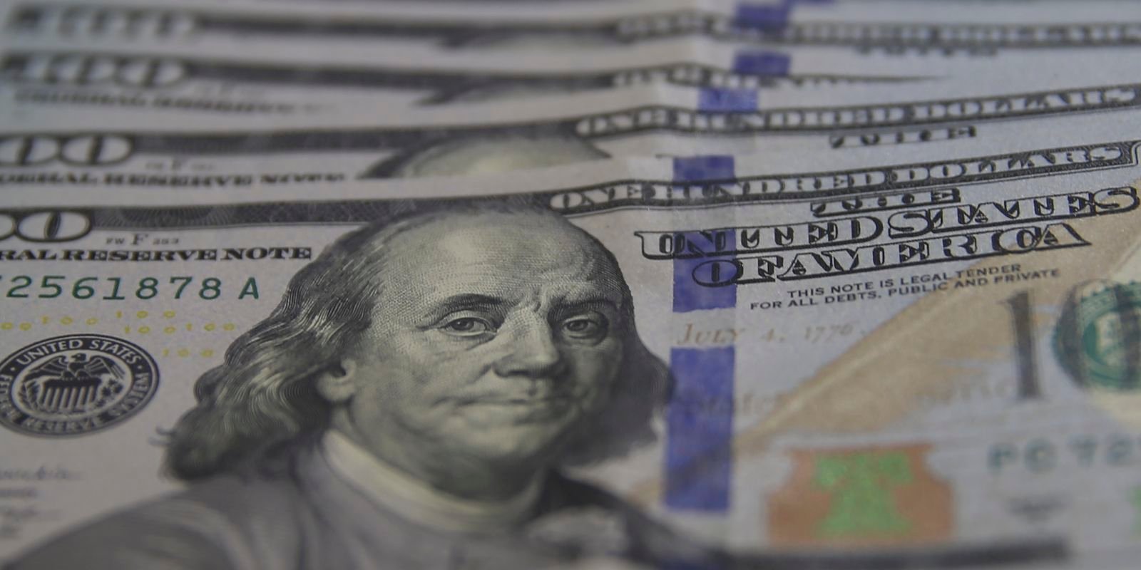 Dólar Atinge Menor Cotação em 20 Meses: Fechamento a R$ 5,16 Impacta Mercado Financeiro
