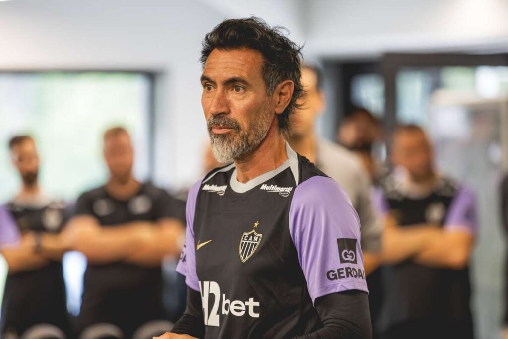 Eduardo Domínguez Confia em Seu Elenco: 'Acredito no Potencial dos Jogadores do Atlético-MG'