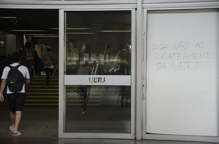 Emendas Parlamentares para Universidades Disparam 285% e Revelam Vulnerabilidades na Autonomia Financeira das Instituições