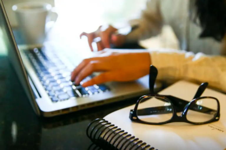 Empreendedorismo em Alta: Plataforma Inovadora Oferece Cursos Acessíveis para Novos Negócios