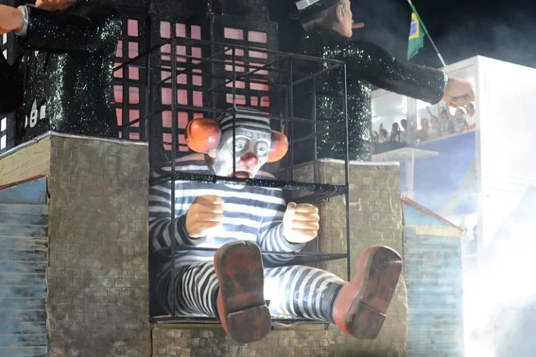 Escola de Samba que Celebrou Lula Denuncia Intensa Perseguição Política Após Enredo Polêmico