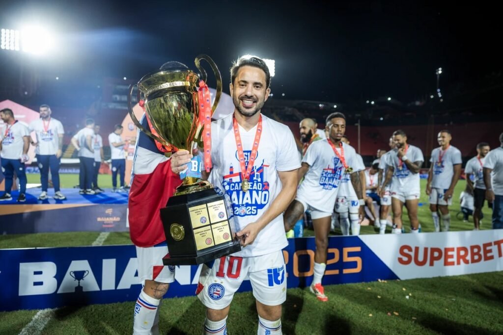 Everton Ribeiro Revela seu Time dos Sonhos e Surpreende ao Deixar Jogadores do Bahia de Fora
