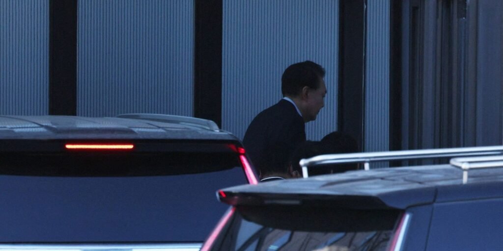 Ex-Presidente da Coreia do Sul Recebe Sentença de Prisão Perpétua por Corrupção e Abuso de Poder