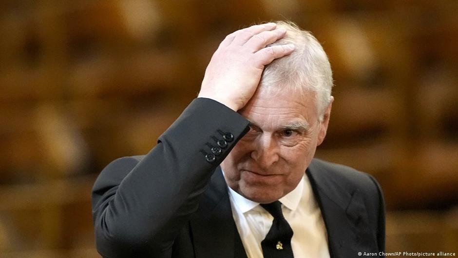 Ex-Príncipe Andrew Arrestado em Conexão com Escândalo Epstein: Revelações que Abalam a Realeza