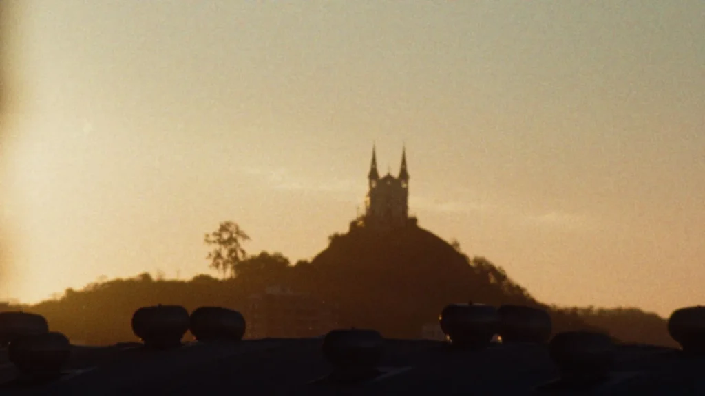 Fé em Transformação: Jovens Brasileiros Buscam Espiritualidade Fora das Igrejas Tradicionais