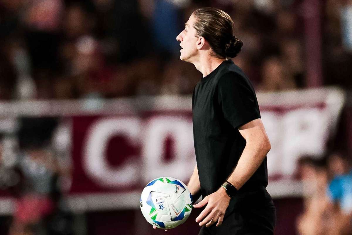 Filipe Luís Clama por Reformas Imediatas no Flamengo Após Derrota na Recopa: O Que Esperar do Futuro?