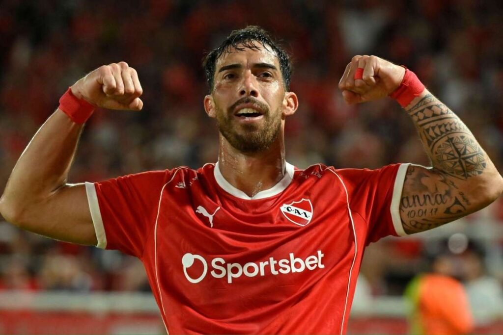 Fluminense Intensifica Negociações para Reforçar Elenco com Dantas e Ávalos