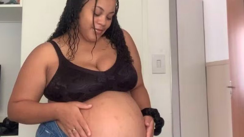Gestação Oculta: Mãe em Minas Gerais Revela Motivos Emocionantes para Esconder Gravidez da Família