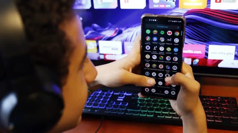 Governo Revoga Aumento de Impostos para Smartphones e Eletrônicos, Aliviando Consumidores