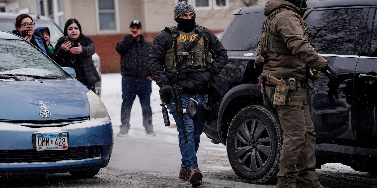 Governo Trump Expande Poderes do ICE, Aumentando Risco para Refugiados nos EUA