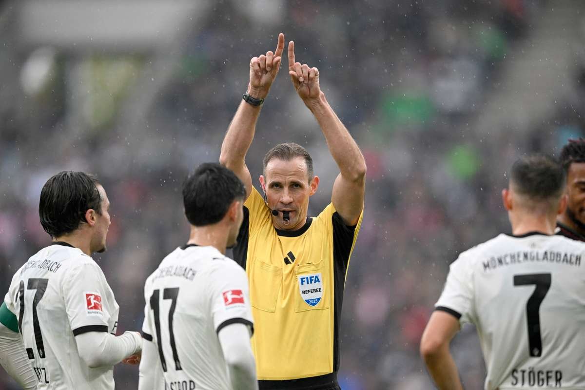 IFAB Reformula Diretrizes do VAR: Novas Regras Entram em Vigor na Copa do Mundo de 2026