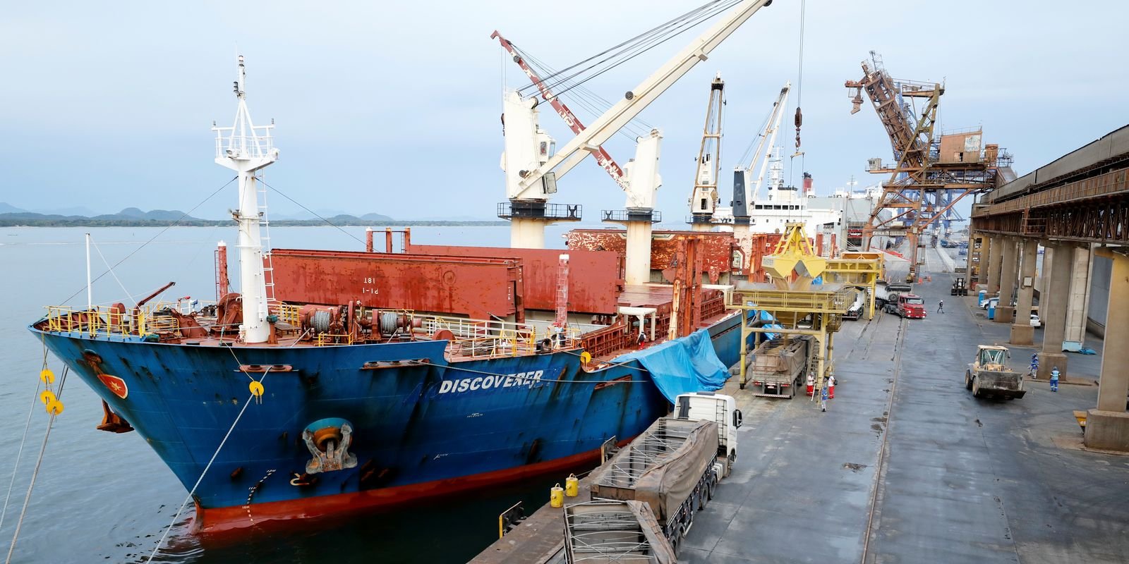 Impacto das Novas Tarifas de Trump: Brasil Registra Redução de 46% nas Exportações para os EUA