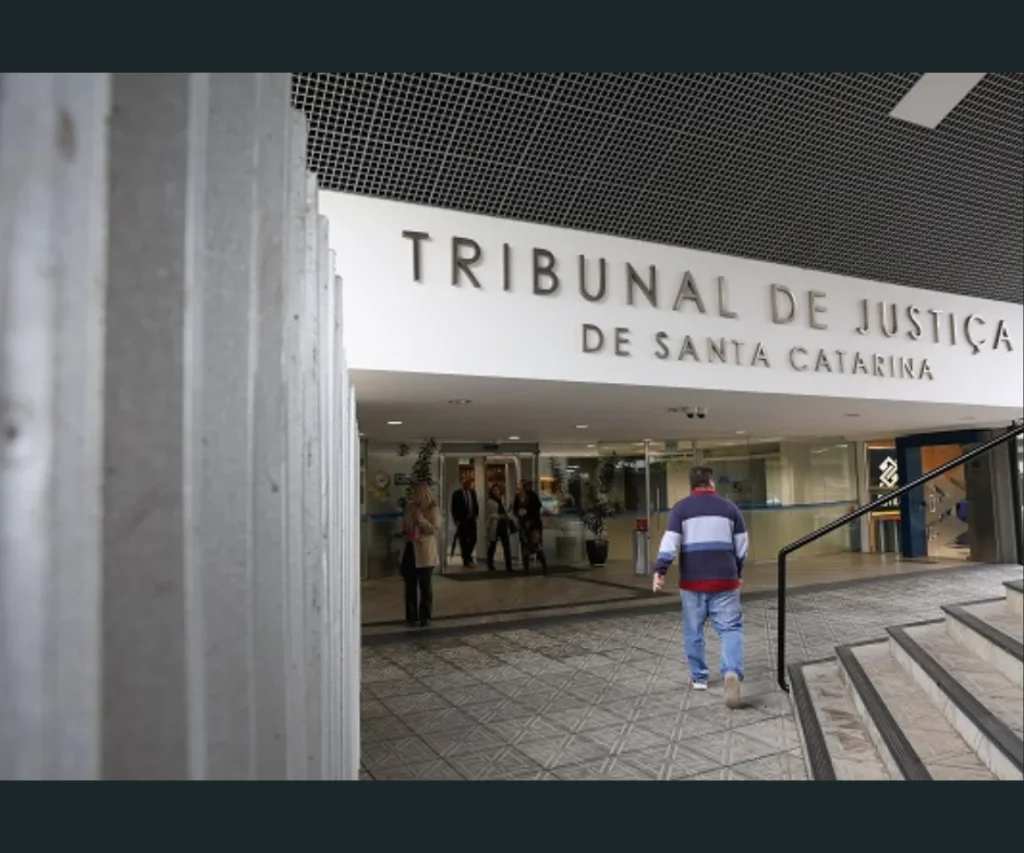 Justiça de SC Faz Referência ao Terceiro Reich ao Punir Homem por Incitação a Boicote contra Nordestinos no WhatsApp