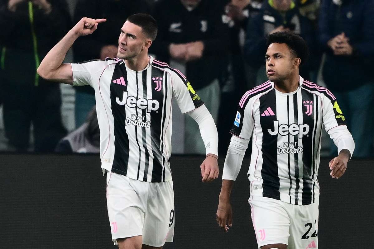 Juventus em Foco: McKennie Avança em Negociações de Renovação Enquanto Vlahovic Avalia Novos Rumos