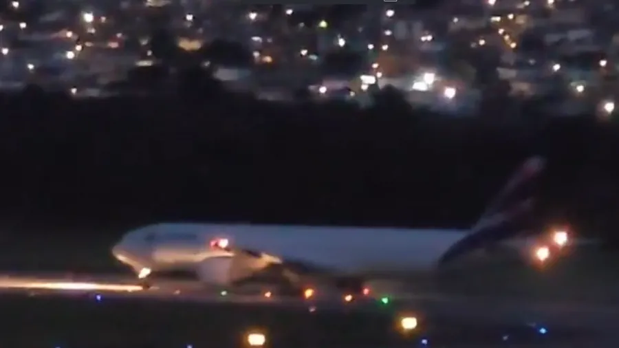 Latam Suspende Decolagem de Boeing 777 em Guarulhos Após Motor Superaquecer: Entenda os Riscos e Consequências