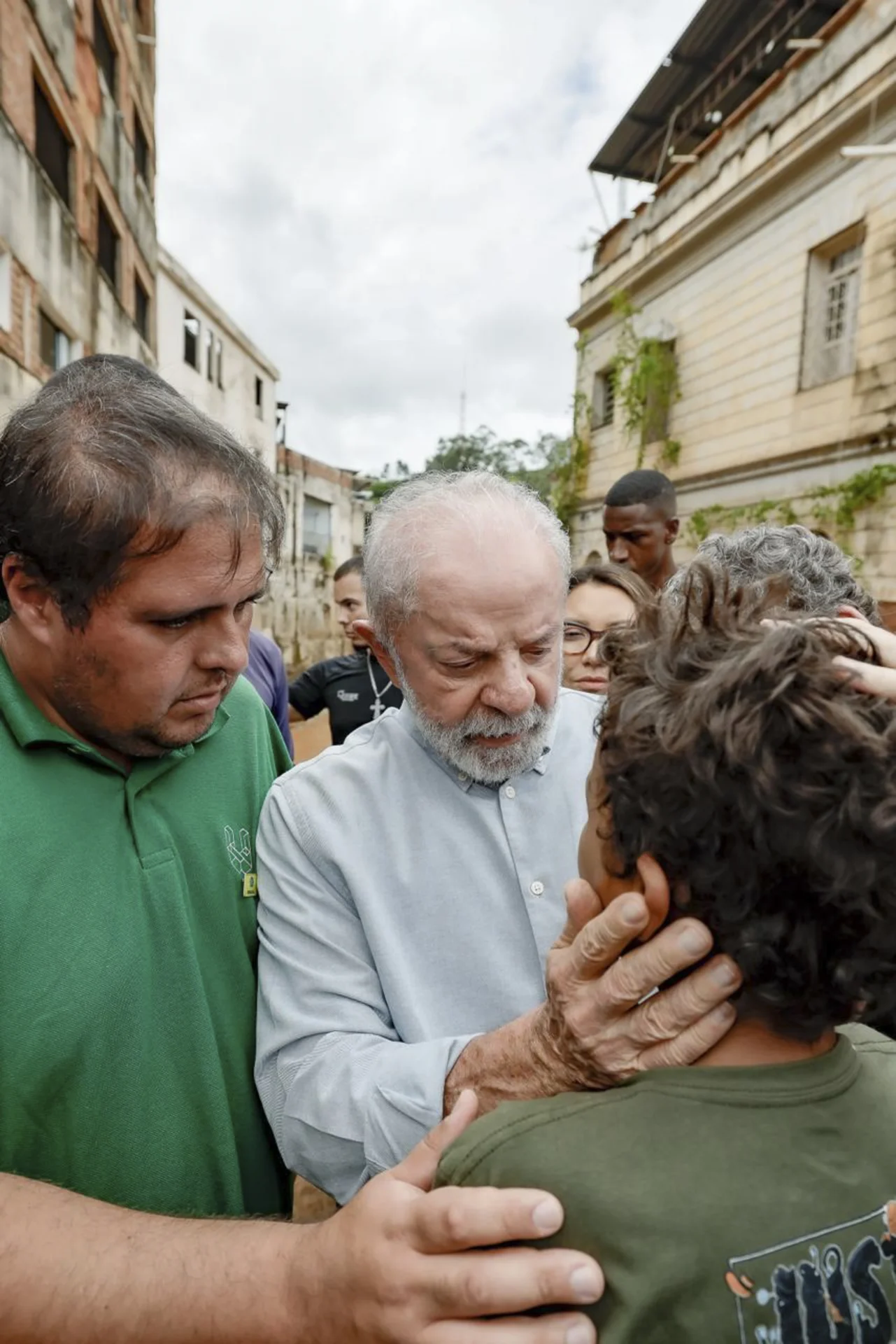 Lula Anuncia Compromisso Federal para Amparar Vítimas das Chuvas em Minas Gerais