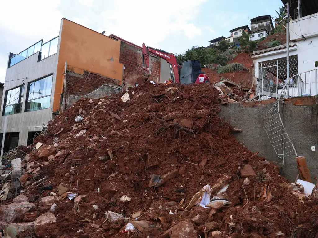 Lula Realiza Vôo Sobre Regiões Devastadas pelas Chuvas em Minas Gerais Neste Sábado