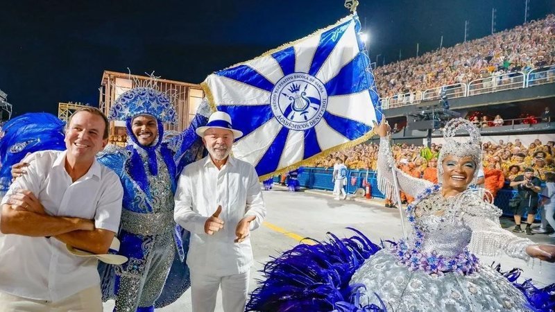 Lula Rebate Críticas da Oposição e Celebra Homenagem na Sapucaí: 'Um Momento Incrível para o País'