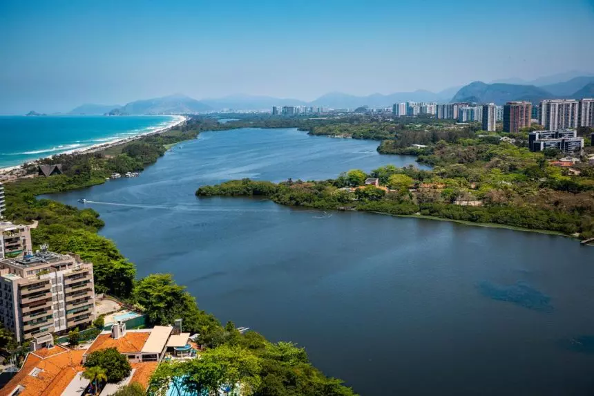 MP Exige Suspensão de Licenças do Condomínio na Barra: Projeto Controverso Ameaça Remoção de 900 Árvores