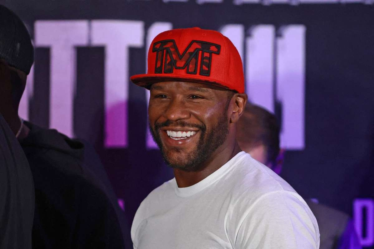 Mayweather Retorna ao Ringue: Lenda do Boxe Promete Surpresas em Novo Desafio Profissional