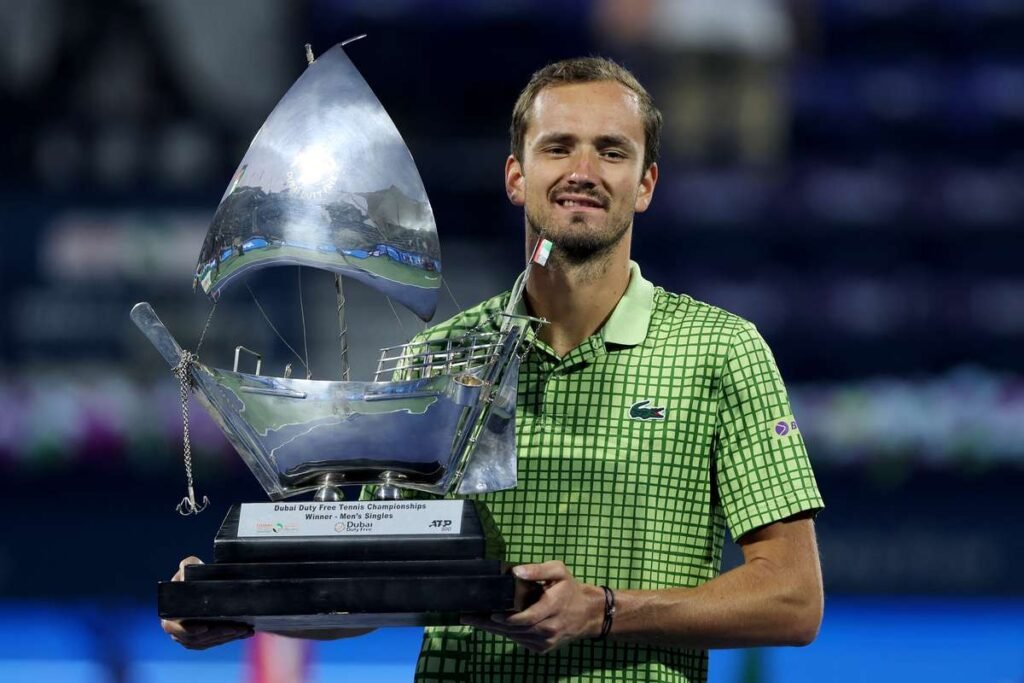 Medvedev Conquista Título no ATP 500 de Dubai Após Contusão de Griekspoor: Um Desfecho Surpreendente na Arena do Tênis