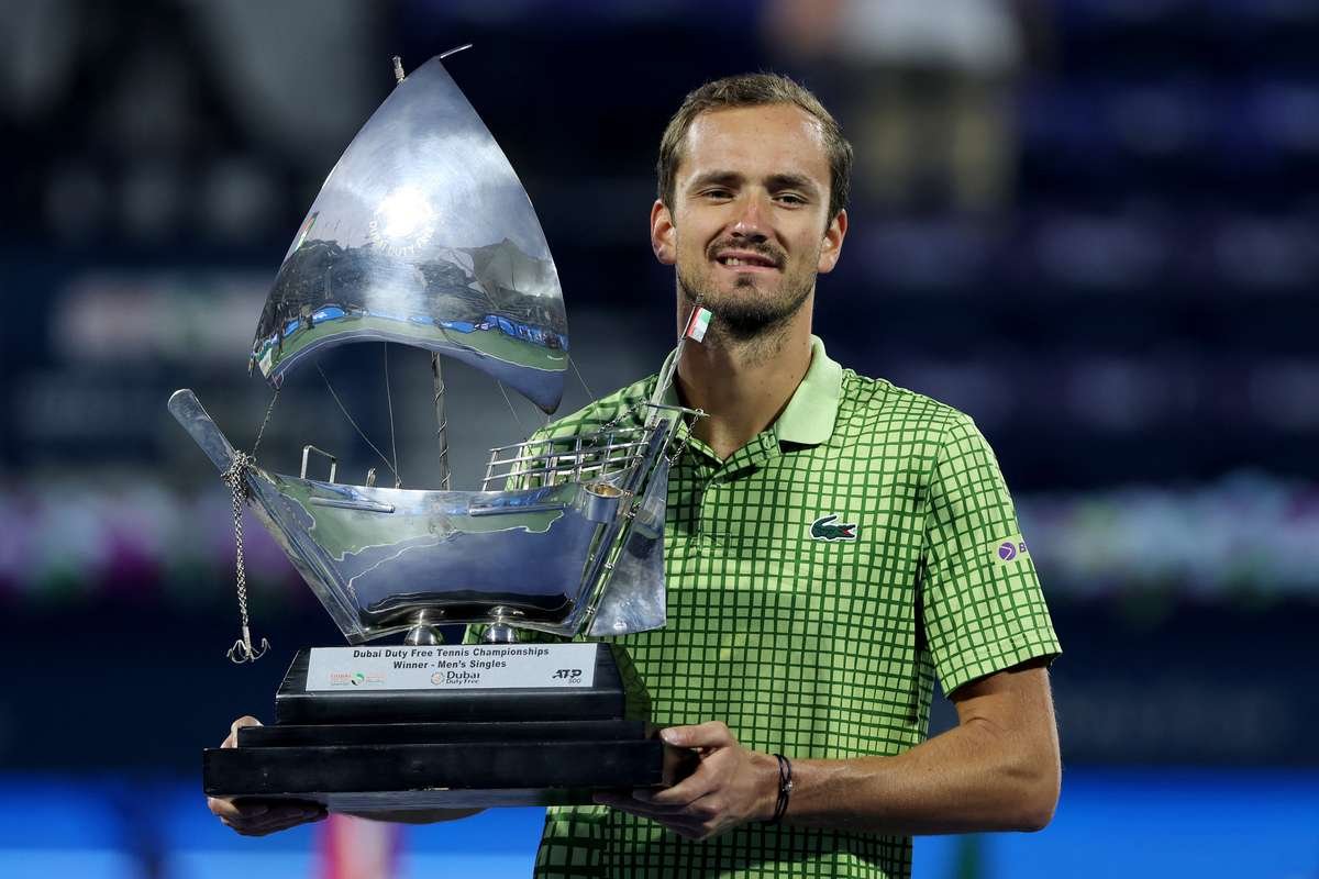 Medvedev Conquista Título no ATP 500 de Dubai Após Contusão de Griekspoor: Um Desfecho Surpreendente na Arena do Tênis