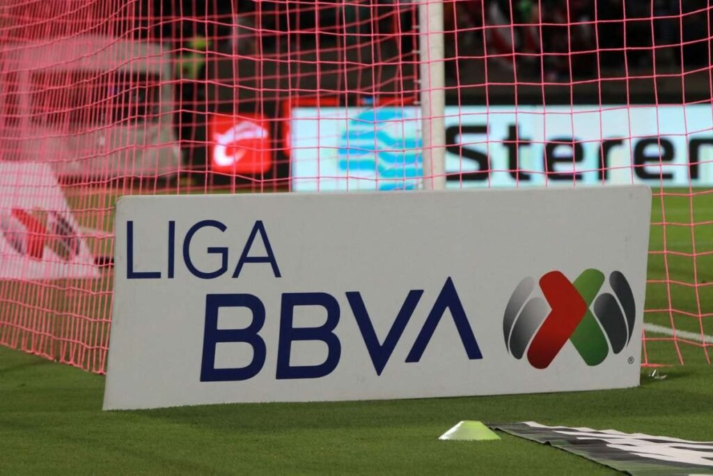 México Suspende Competições Esportivas em Meio a Violência Crescente: Morte de Líder do Tráfico Agudiza Crise