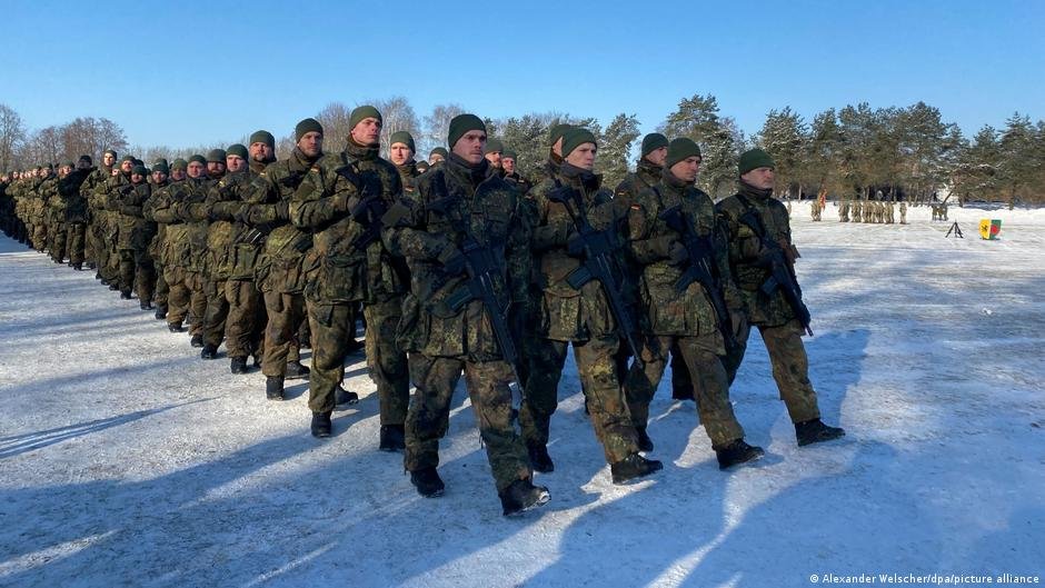 Militares Europeus Reforçam Chamado por Rearmamento Frente à Ameaça Russa