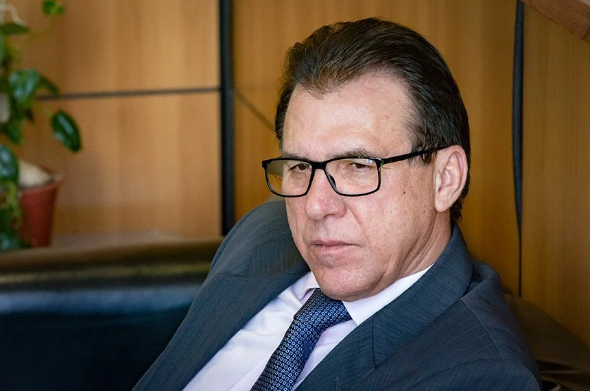 Ministro do Trabalho Revoga Autuação da JBS Aves por Condições Análogas à Escravidão em Granja Fornecedora