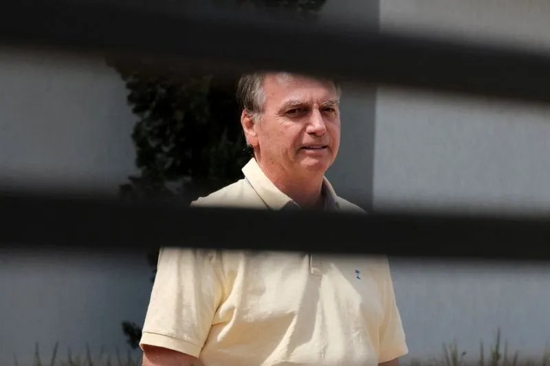 Moraes Libera Visitas em Presídio, Enquanto Bolsonaro Converte Papuda em Novo Diretório do PL