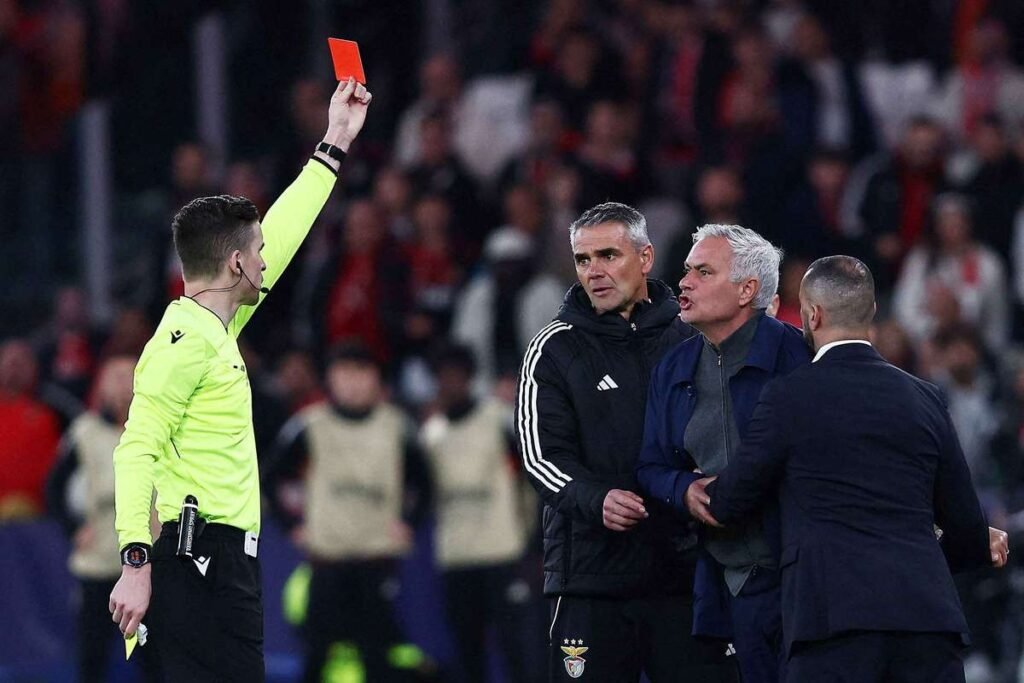 Mourinho Suspenso por Dois Jogos: Benfica Enfrenta Desafio Sem Seu Técnico na Decisão no Bernabéu