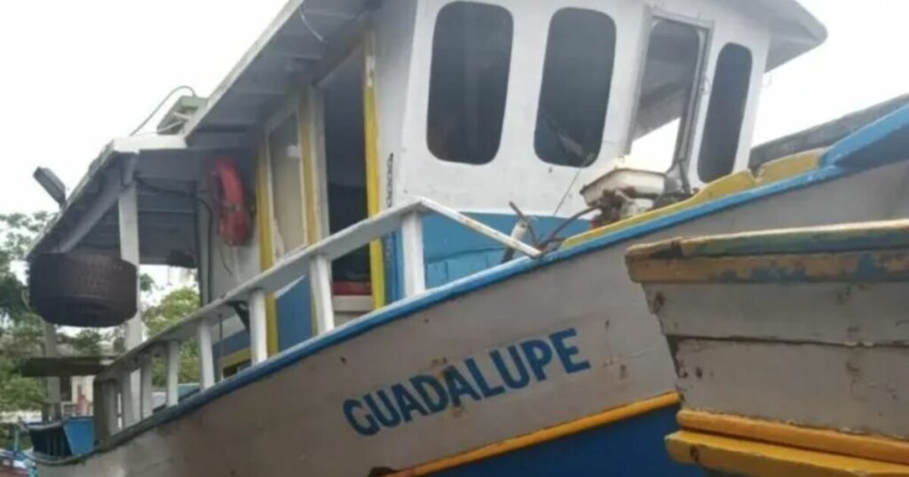 Naufrágio em Ubatuba: Tempestade Fatal Causa Duas Mortes e Desencadeia Emergência