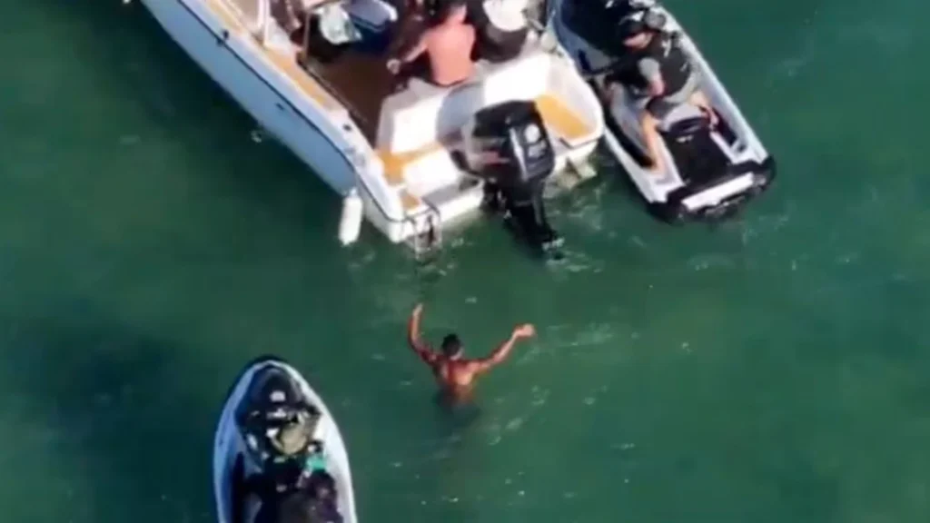 Operação Policial: Chefe do Comando Vermelho Detido em Praia Carioca durante Ação Surpresa