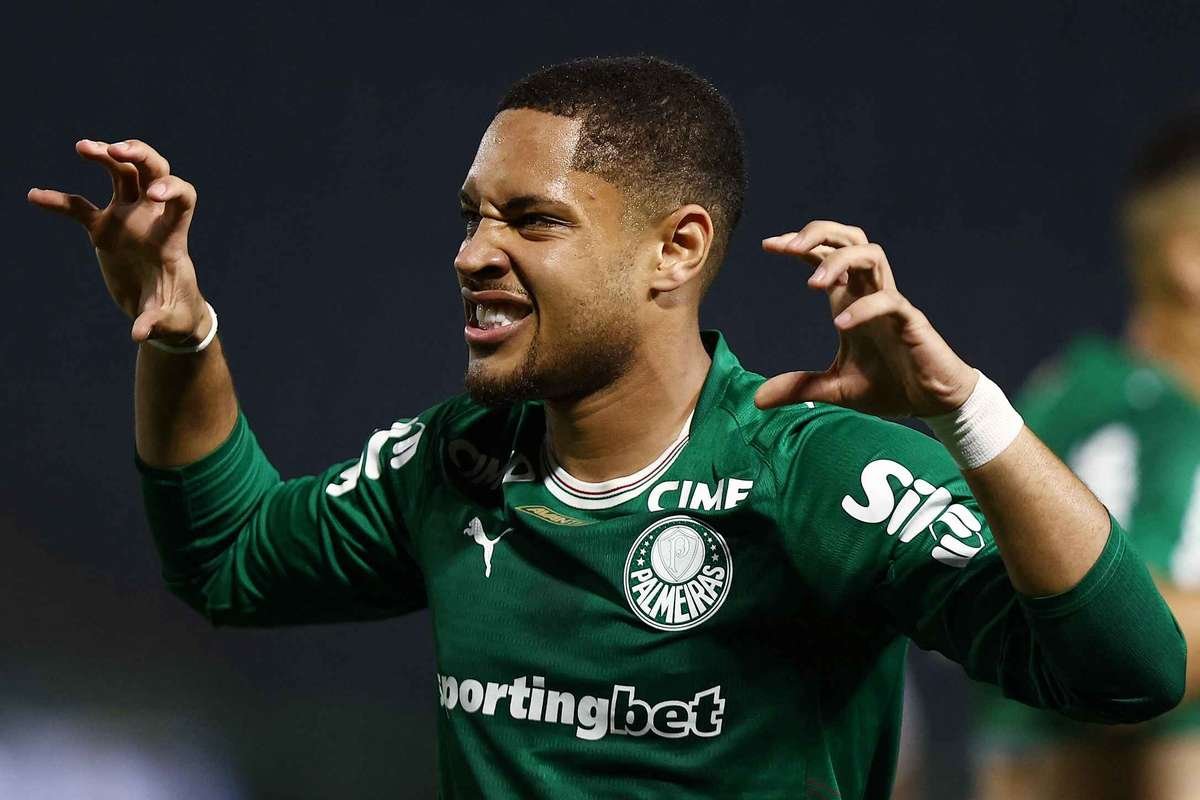 Palmeiras Brilha no Brasileirão: Arias Enfrenta Fluminense em Grande Vitória