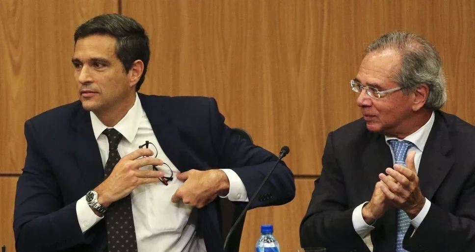 Paulo Guedes e Campos Neto Declinam Convite de Flávio para Assumir Ministério da Economia: Implicações e Reações