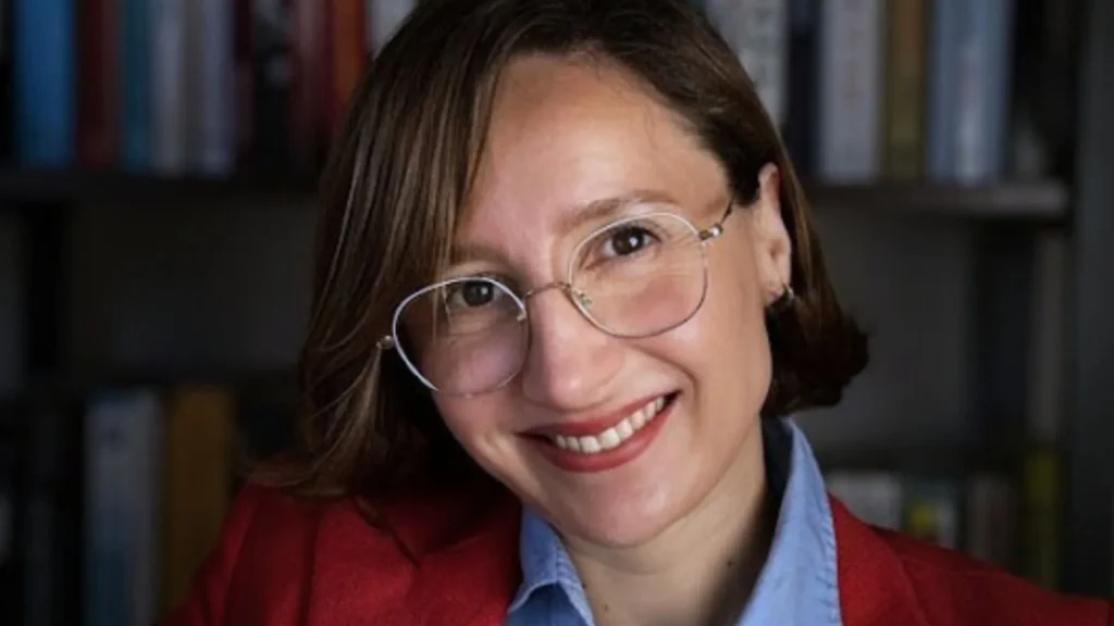 Pesquisadora Brasileira Sob Foco: Investigação Aprofunda Críticas à Ideologia de Gênero